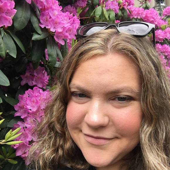 Meet your Posher, Ashley - Picture 1 of 1